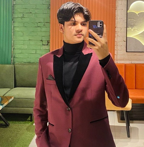 টিম মেম্বার